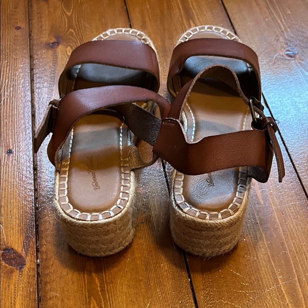 Universal Thread Sandals - Picture 5 of 7